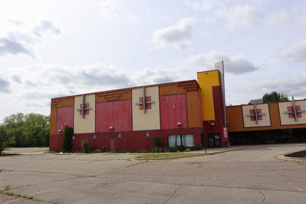 Lansing Mall Cinema - May 22 2022 (newer photo)